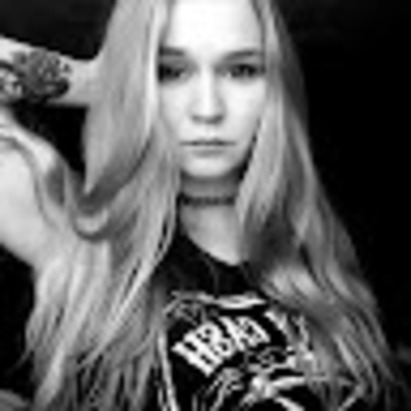 Meet your Posher, Stephanie - Picture 1 of 1